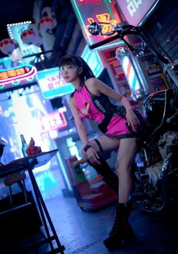 不扭扣的女孩