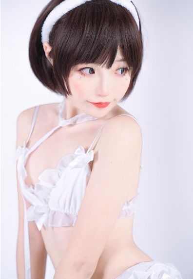 裙子底下的怪兽