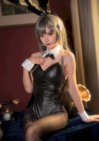 漂亮的女邻居4