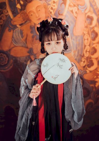 她丈夫面前被耍了2017