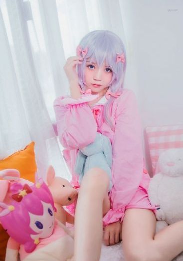 吸血裸女