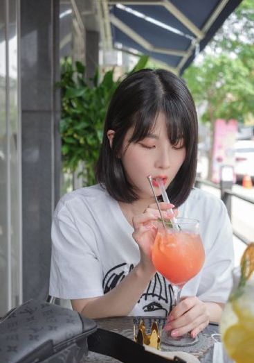 女邻居在线