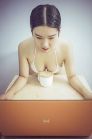 军团野外性暴妇女