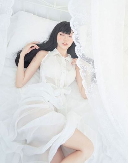 《钢铁魔女》